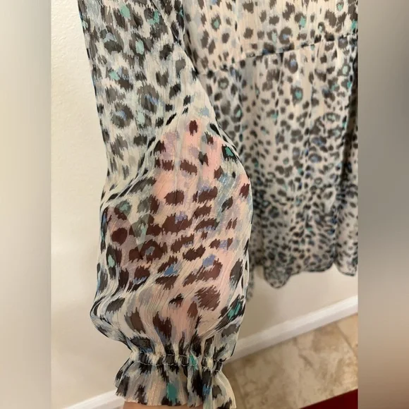 LOFT Abstract Print dress in Cream and Blue - Picture 4 of 7